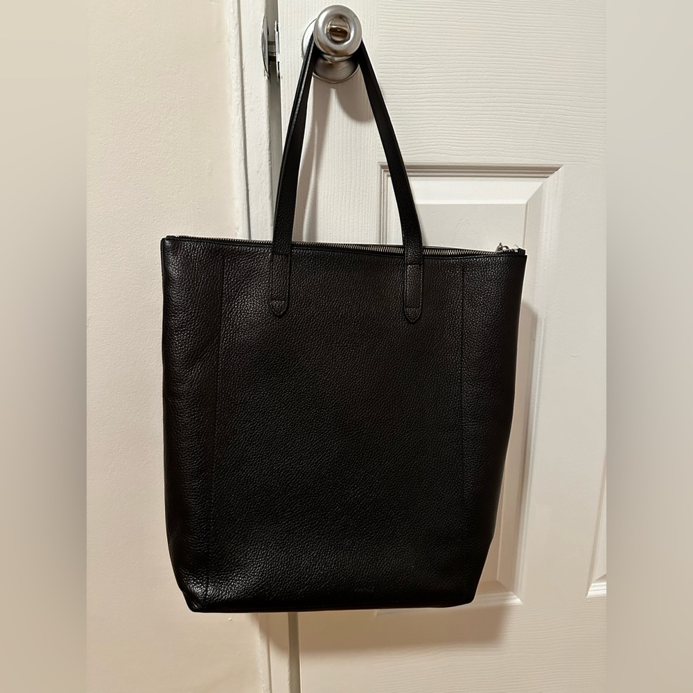 Cuyana black Tall Zipper Tote purse